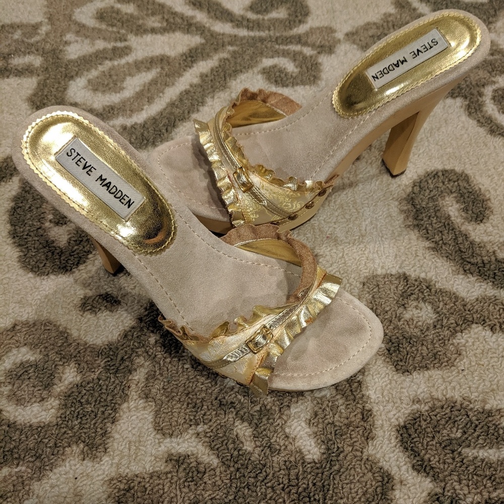 Steve Madden Gold heels